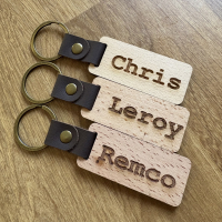Houten sleutelhanger met naam 