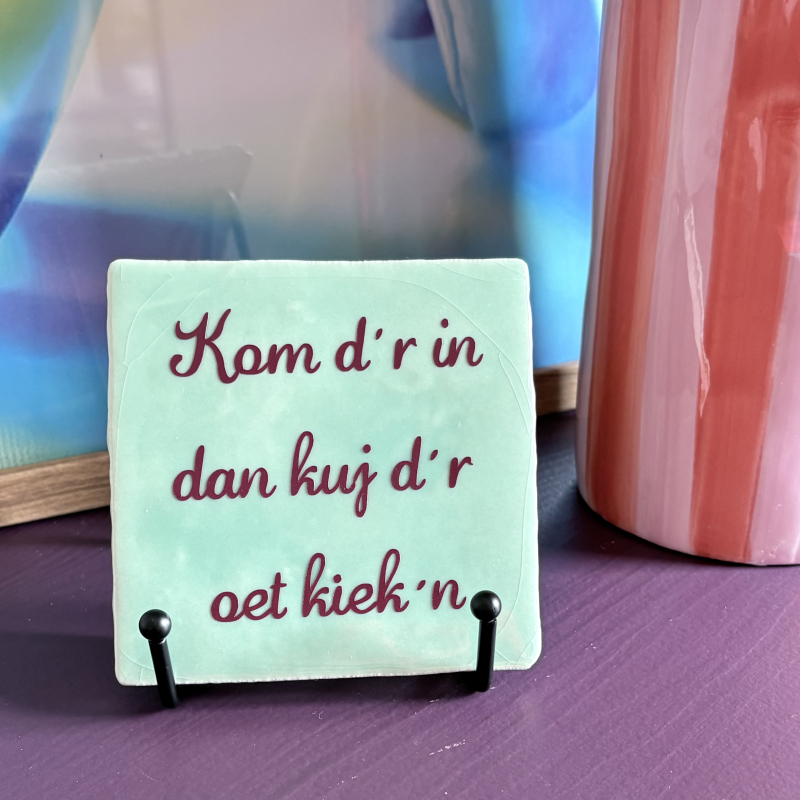 Decoratieve Mintgroene Tegel 10x10 cm met Twentse Wijsheid