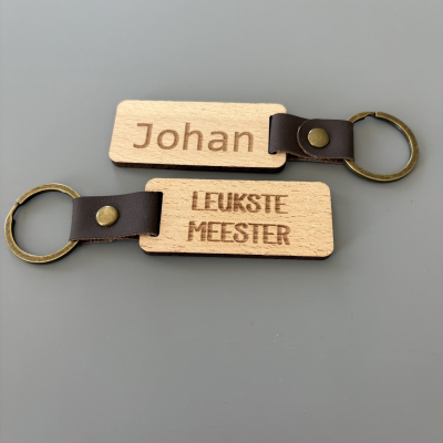 Houten sleutelhanger met naam 