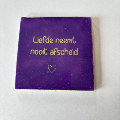 Tegel, liefde neemt nooit afscheid