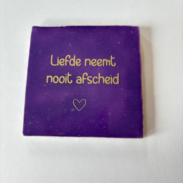 Tegel, liefde neemt nooit afscheid
