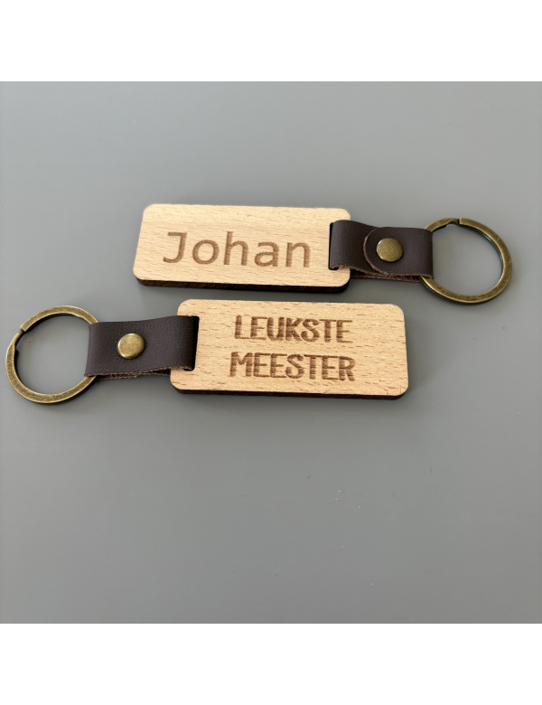 Houten sleutelhanger met naam Houten sleutelhanger met naam